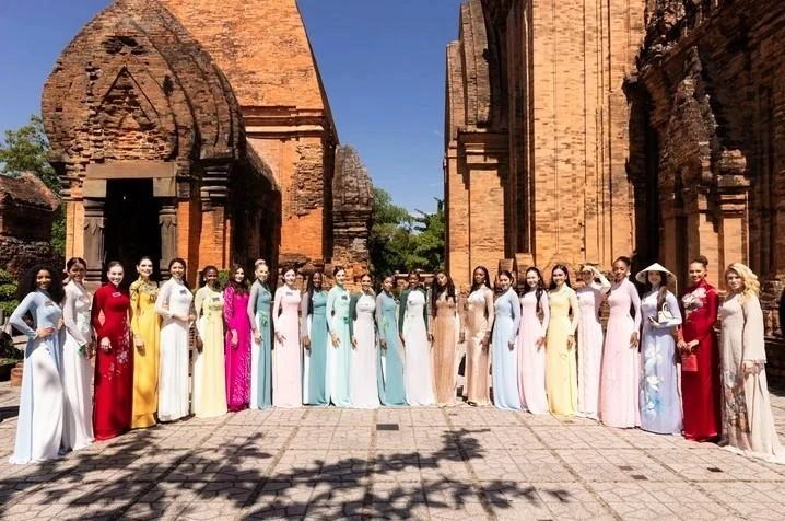 khanh hoa - ilustrasi berita Kontestan Miss Dunia Jelajahi Kearifan Lokal dan Alam Khanh Hoa