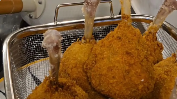ayam kentang renyah - ilustrasi berita Ayam Kentang Renyah: Ide Segar untuk Variasi Menu Ayam di Rumah