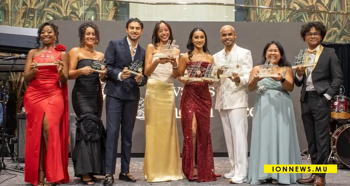 influencers awards - ilustrasi berita Influencers Awards 2026: The Super Nova dan Raveena Rummun Raih Penghargaan…
