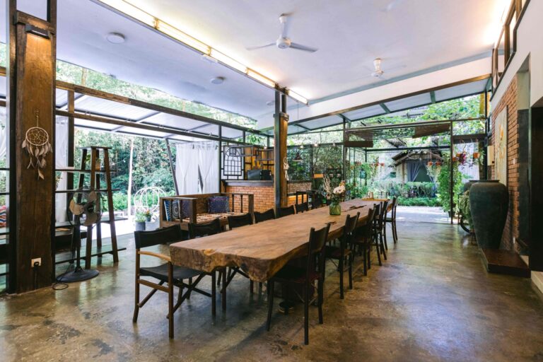 rumah dalam hutan - ilustrasi berita Sekebun Bunga: Rumah dalam Hutan yang Menjadi Retret dan Inap Desa